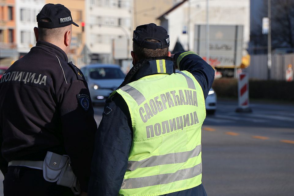 Kamion preprečio put na Iriškom vencu: Šta se dešava u saobraćaju u Novom Sadu i okolini