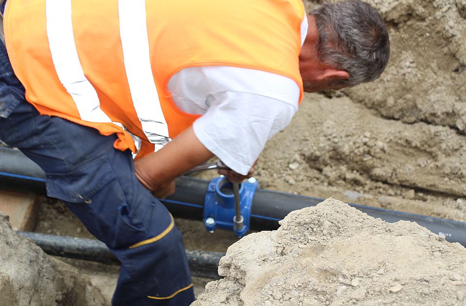 Ulice u Sremskoj Kamenici i Sremskim Karlovcima bez vode