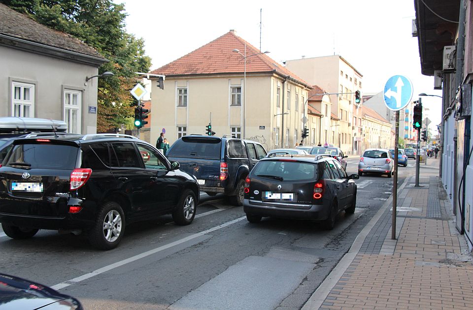 Radar opet iznad tunela kod znaka Novi Sad: Šta se dešava u saobraćaju u Novom Sadu i okolini