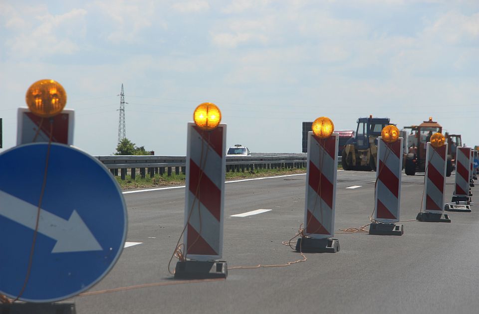 Radovi između petlje Sirig i petlje Novi Sad u petak