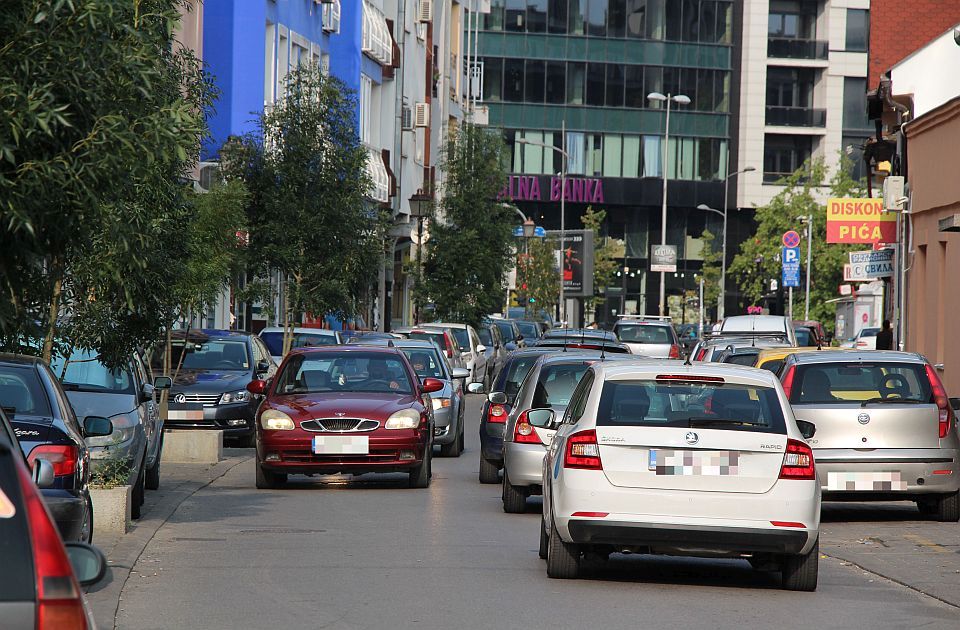 Gužva u Sremskoj Kamenici zbog udesa: Šta se dešava u saobraćaju u Novom Sadu i okolini