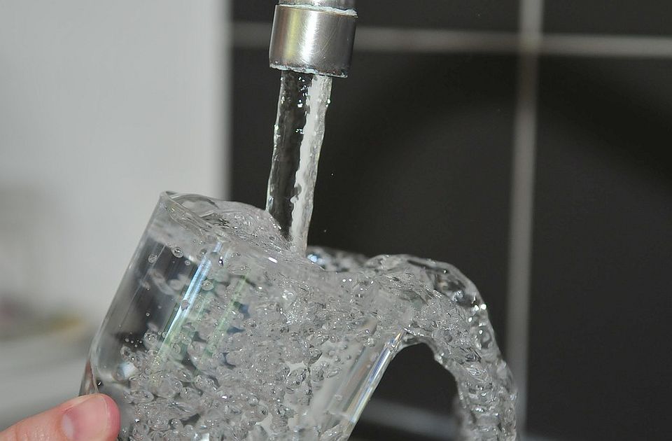 Pojedine ulice u Novom Sadu, Bukovcu, Sremskoj Kamenici i ceo Begeč bez vode zbog havarija